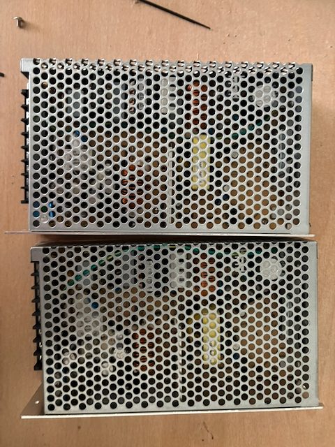 2x napajeci zdroj Mean Well AD-155A